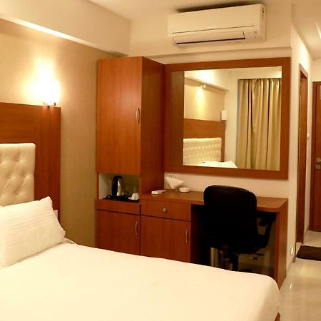 Hotel Lords, Fort Мумбаї Екстер'єр фото