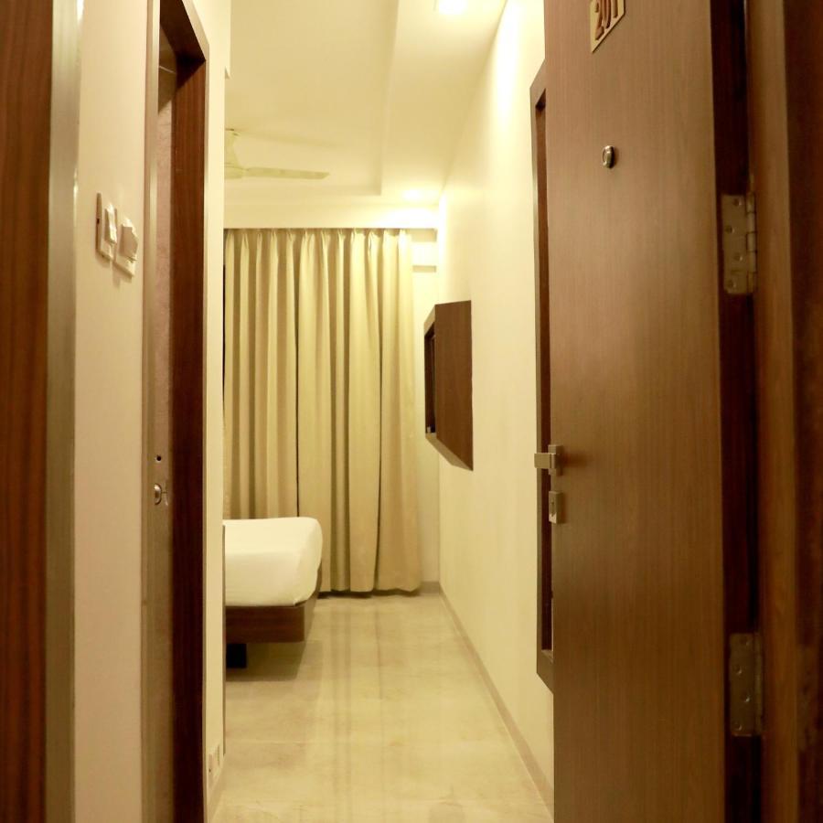 Hotel Lords, Fort Мумбаї Екстер'єр фото