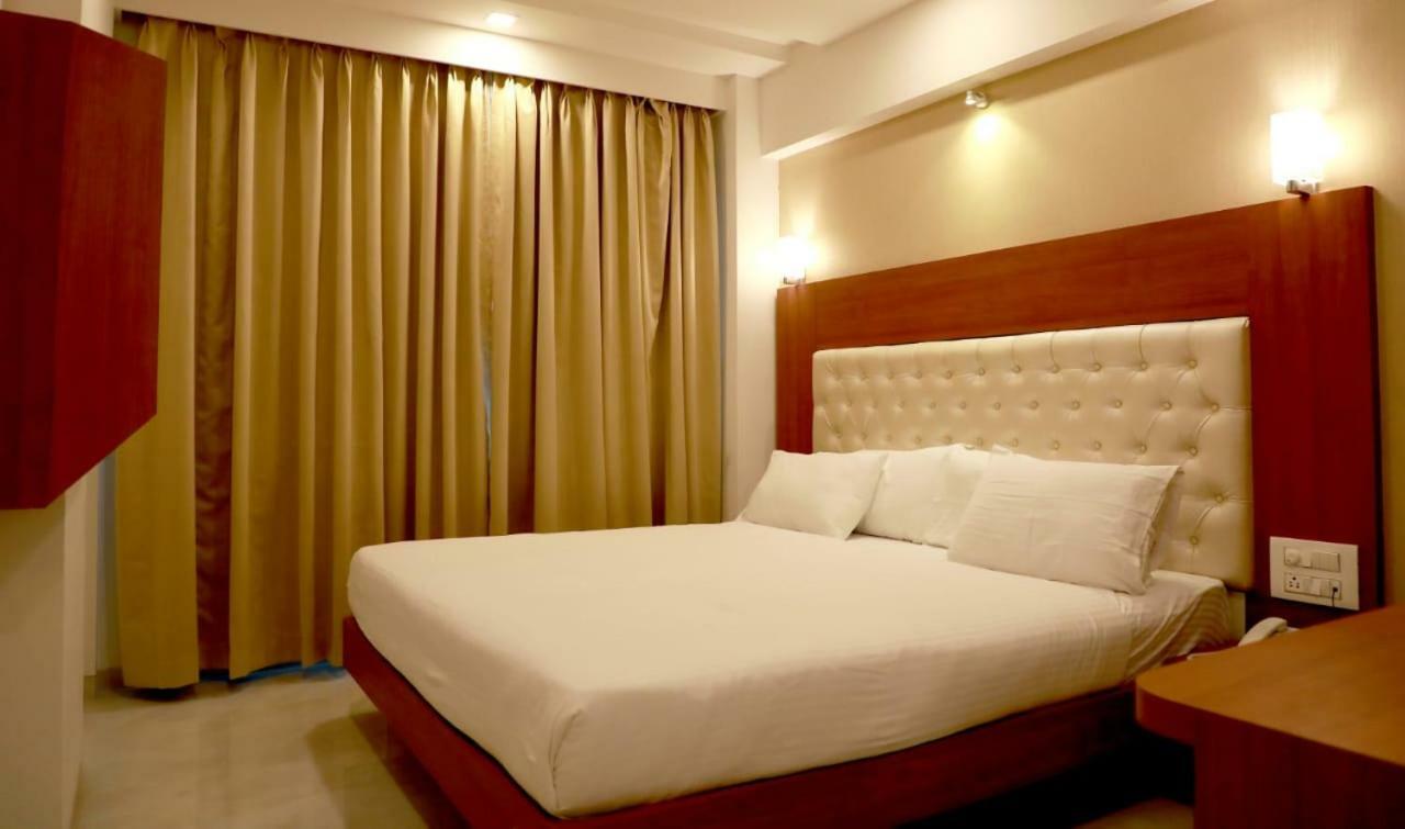 Hotel Lords, Fort Мумбаї Екстер'єр фото