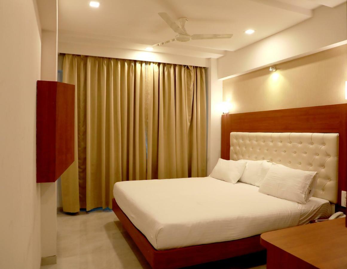 Hotel Lords, Fort Мумбаї Екстер'єр фото