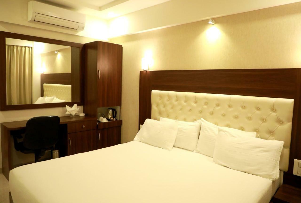 Hotel Lords, Fort Мумбаї Екстер'єр фото